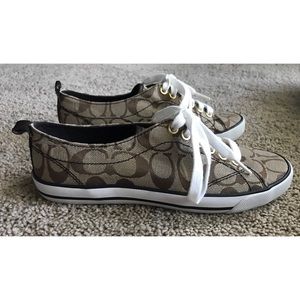 Classic Coach Suzzy Signature Sneakers